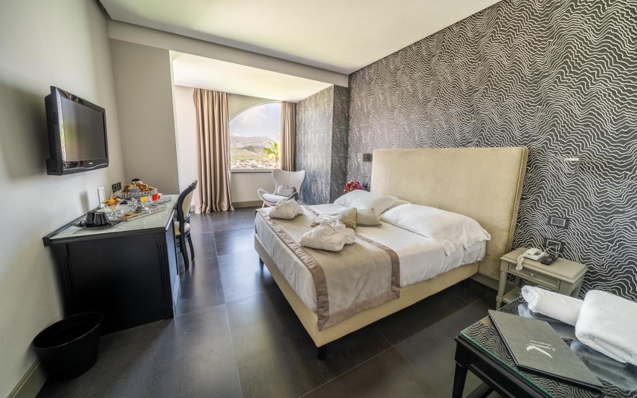 Hotel Il Gabbiano Bacoli Kültér fotó